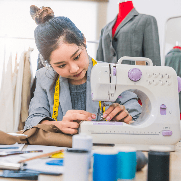 SEWING MACHINE GUIDE FOR THE BEGINNER
